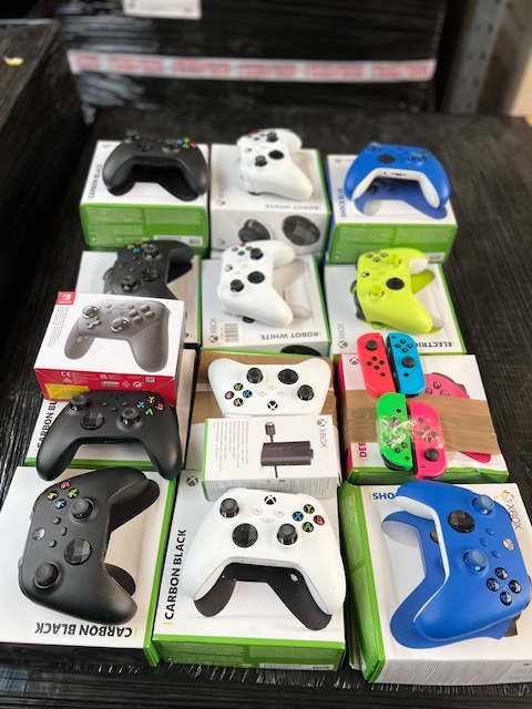 EX CAT HIGH ST XBOX CONTROLLERS 29pcs FREE DELIVERY